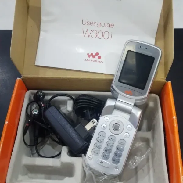 گوشی سونی اریکسون W300i اصلی| دوربین VGA | حافظه 20MB | کارت حافظه M2 جعبه باز
